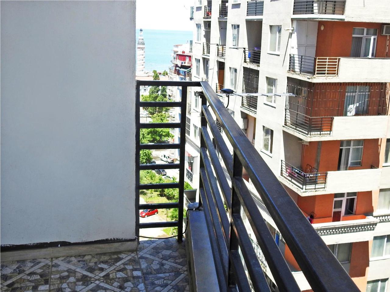 Real Palace Apartment Batumi Kültér fotó