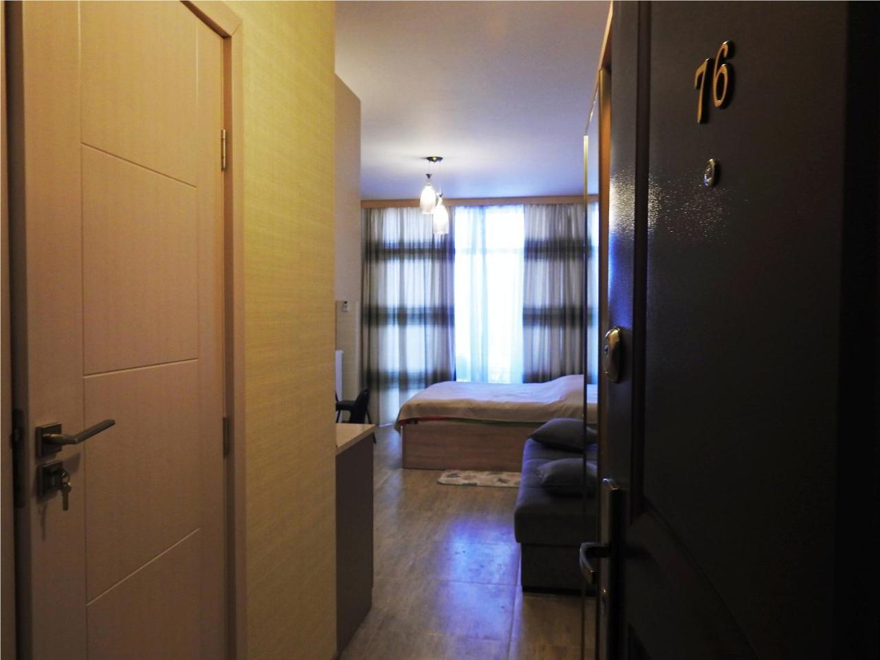 Real Palace Apartment Batumi Kültér fotó