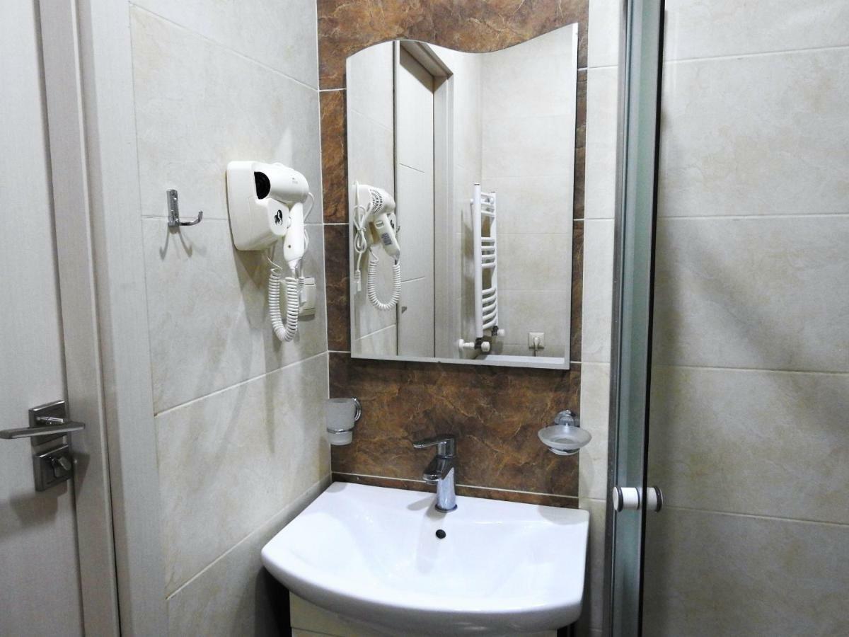 Real Palace Apartment Batumi Kültér fotó